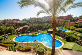 Nice and spacious apartment with underground parking in lovely urbanisation with pools and Jacuzzis.